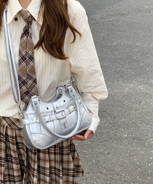 VIBGYOR（ヴィブジョー）の「【LAMPOON】2WAY痛バッグ（ショルダーバッグ・レディース・ブラック/シルバー・FREE）」の10枚目の写真