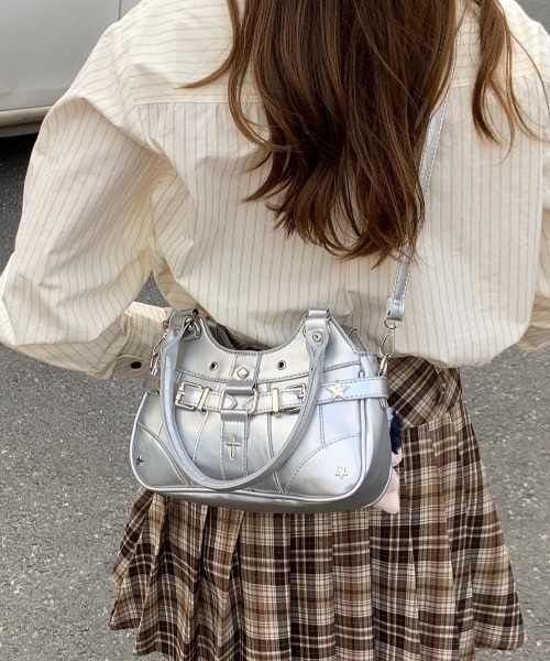 VIBGYOR（ヴィブジョー）の「【LAMPOON】2WAY痛バッグ（ショルダーバッグ・レディース・ブラック/シルバー・FREE）」の12枚目の写真