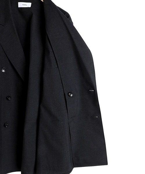 marka（マーカ）の「marka / マーカ：W.B JACKET LOOSE FIT - 2/72 washer wool tropical -：M25A-12JK01C[COR]（テーラードジャケット・メンズ・ブラック系その他・2）」の4枚目の写真