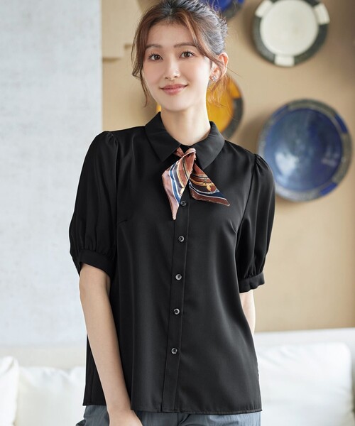 Tiaclasse(ティアクラッセ)の「【大きいサイズ】パフスリーブシャツブラウス(シャツ/ブラウス・レディース・サックスブルー/ブラック/ラベンダー/オフホワイト/グレイッシュベージュ/ブラック系その他・XXL/XL)」の2枚目の写真