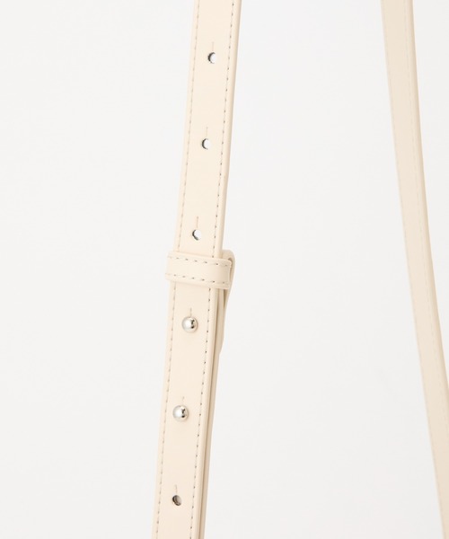 COLONY 2139(コロニートゥーワンスリーナイン)の「レクタングルボストンバッグ(ボストンバッグ・レディース・ベージュ/ブラック・FREE)」の13枚目の写真