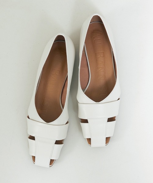 Au BANNISTER(オゥバニスター)の「グルカモチーフフラットパンプス(パンプス・レディース・ブラック/アイボリー/シルバー/ネイビー/ブラウン・38/39/35/36/37/34/40)」の7枚目の写真