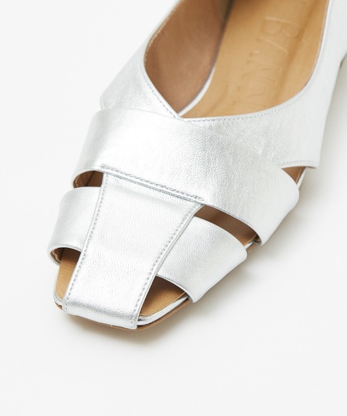 Au BANNISTER(オゥバニスター)の「グルカモチーフフラットパンプス(パンプス・レディース・ブラック/アイボリー/シルバー/ネイビー/ブラウン・38/39/35/36/37/34/40)」の21枚目の写真