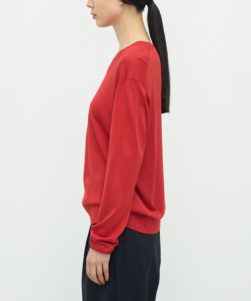 TOMORROWLAND .B（トゥモローランドビー）の「ウォッシャブルシルク Vネックプルオーバー（ニット/セーター・レディース・ネイビー/ホワイト/レッド・FREE）」の8枚目の写真