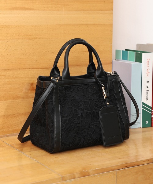 MERCURYDUO(マーキュリーデュオ)の「【MERCURYDUO/マーキュリーデュオ】ロゴ巾着&カードケース付 軽量エンブロイダリーレース 2WAYトートバッグ(トートバッグ・レディース・アイボリー/ブラック・FREE)」の11枚目の写真