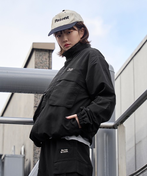 kutir(クティール)の「2WAY MULTIPOCKET MOUNTAIN PARKA/2wayマルチポケットマウンパ(ブルゾン・メンズ・ブラック/ネイビー/チャコールグレー/ライトグレー/グレイッシュベージュ・SMALL/MEDIUM/LARGE/X-LARGE)」の20枚目の写真