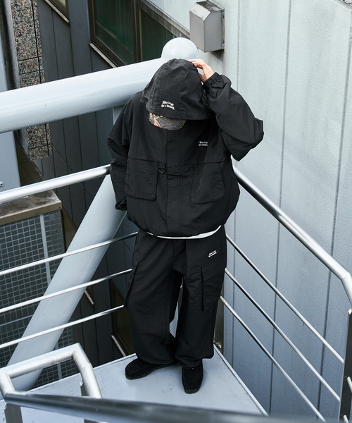 kutir(クティール)の「2WAY MULTIPOCKET MOUNTAIN PARKA/2wayマルチポケットマウンパ(ブルゾン・メンズ・ブラック/ネイビー/チャコールグレー/ライトグレー/グレイッシュベージュ・SMALL/MEDIUM/LARGE/X-LARGE)」の14枚目の写真