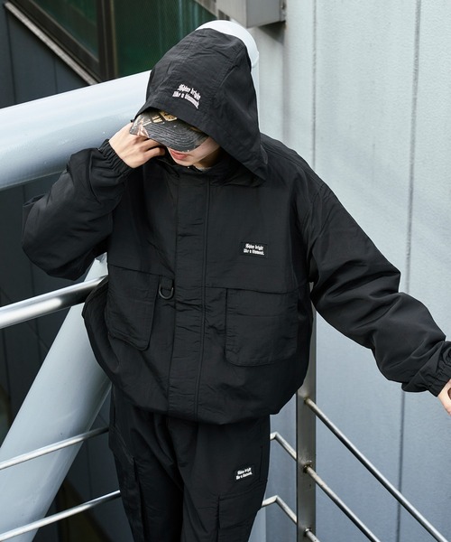 kutir(クティール)の「2WAY MULTIPOCKET MOUNTAIN PARKA/2wayマルチポケットマウンパ(ブルゾン・メンズ・ブラック/ネイビー/チャコールグレー/ライトグレー/グレイッシュベージュ・SMALL/MEDIUM/LARGE/X-LARGE)」の9枚目の写真