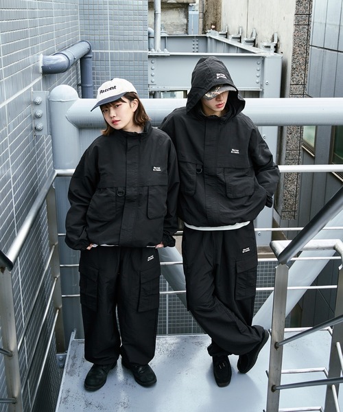 kutir(クティール)の「2WAY MULTIPOCKET MOUNTAIN PARKA/2wayマルチポケットマウンパ(ブルゾン・メンズ・ブラック/ネイビー/チャコールグレー/ライトグレー/グレイッシュベージュ・SMALL/MEDIUM/LARGE/X-LARGE)」の6枚目の写真