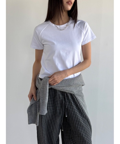 Didot.showroom(ディドット ショールーム)の「ラグランクロップT(Tシャツ/カットソー・レディース・パープル/ブラウン/アイボリー/ブラック/イエロー系その他/ヘザーグレー・FREE)」の2枚目の写真