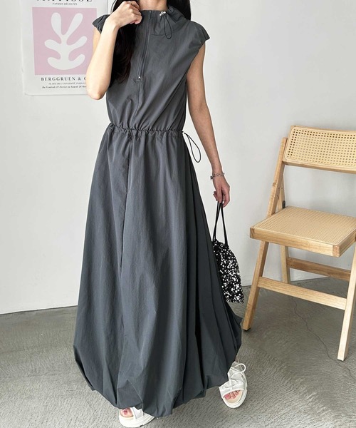 FIRST MOOD(ファーストムード)の「《FIRSTMOODコラボ》ハーフジップウエストドロストバルーンワンピース(ワンピース・レディース・ブラック/グレー・MEDIUM/LARGE)」の11枚目の写真