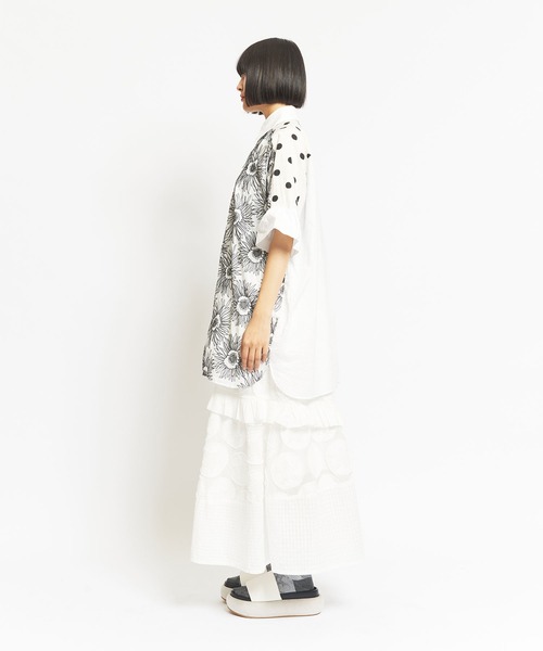 gomme（ゴム）の「フラワーエンブロ　スクエアブラウス2（シャツ/ブラウス・レディース・ブラック/ホワイト・MEDIUM）」の7枚目の写真