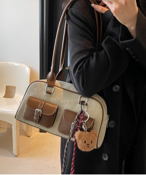 gossip！ロサンゼルス（ゴシップロサンゼルス）の「Y2K デニムパッチワークレトロ バックルデザインBAG / 500mlペットボトル収納可能（ボストンバッグ・レディース・ダークグレー/ライトグレー/インディゴブルー・FREE）」の5枚目の写真