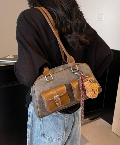 gossip！ロサンゼルス（ゴシップロサンゼルス）の「Y2K デニムパッチワークレトロ バックルデザインBAG / 500mlペットボトル収納可能（ボストンバッグ・レディース・ダークグレー/ライトグレー/インディゴブルー・FREE）」の11枚目の写真