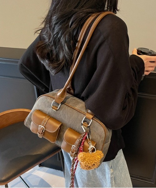 gossip！ロサンゼルス（ゴシップロサンゼルス）の「Y2K デニムパッチワークレトロ バックルデザインBAG / 500mlペットボトル収納可能（ボストンバッグ・レディース・ダークグレー/ライトグレー/インディゴブルー・FREE）」の12枚目の写真