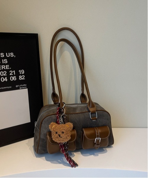 gossip！ロサンゼルス（ゴシップロサンゼルス）の「Y2K デニムパッチワークレトロ バックルデザインBAG / 500mlペットボトル収納可能（ボストンバッグ・レディース・ダークグレー/ライトグレー/インディゴブルー・FREE）」の14枚目の写真