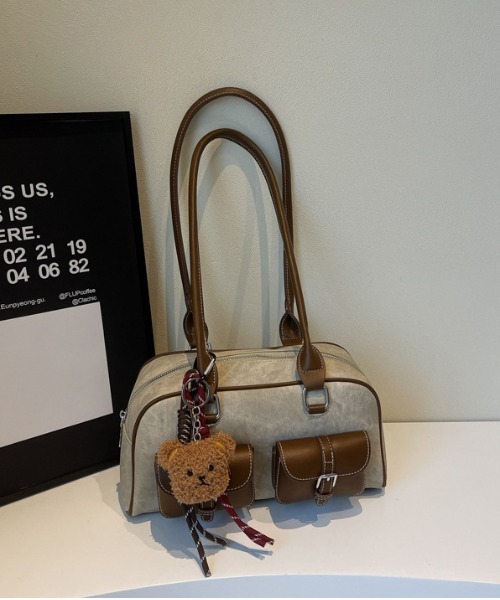 gossip！ロサンゼルス（ゴシップロサンゼルス）の「Y2K デニムパッチワークレトロ バックルデザインBAG / 500mlペットボトル収納可能（ボストンバッグ・レディース・ダークグレー/ライトグレー/インディゴブルー・FREE）」の15枚目の写真