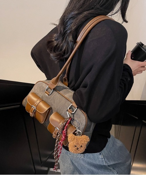 gossip！ロサンゼルス（ゴシップロサンゼルス）の「Y2K デニムパッチワークレトロ バックルデザインBAG / 500mlペットボトル収納可能（ボストンバッグ・レディース・ダークグレー/ライトグレー/インディゴブルー・FREE）」の9枚目の写真