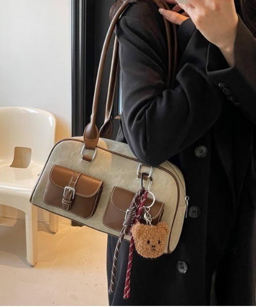 gossip！ロサンゼルス（ゴシップロサンゼルス）の「Y2K デニムパッチワークレトロ バックルデザインBAG / 500mlペットボトル収納可能（ボストンバッグ・レディース・ダークグレー/ライトグレー/インディゴブルー・FREE）」の10枚目の写真