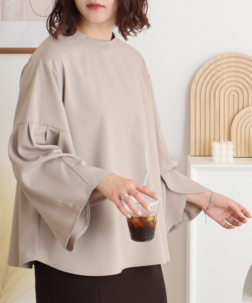 EGLANTINE(エグランティーヌ)の「EGLANTINE チューリップ袖 ダンボールプルオーバー バックジッパー 7分袖トップス(Tシャツ/カットソー・レディース・ブラック/サンドベージュ/キャメル・40)」の3枚目の写真