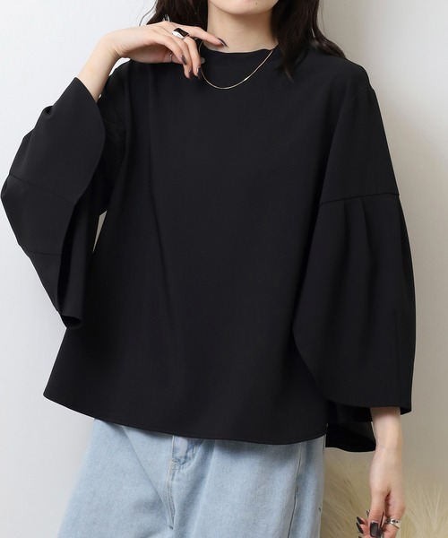 EGLANTINE(エグランティーヌ)の「EGLANTINE チューリップ袖 ダンボールプルオーバー バックジッパー 7分袖トップス(Tシャツ/カットソー・レディース・ブラック/サンドベージュ/キャメル・40)」の2枚目の写真