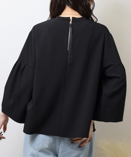 EGLANTINE(エグランティーヌ)の「EGLANTINE チューリップ袖 ダンボールプルオーバー バックジッパー 7分袖トップス(Tシャツ/カットソー・レディース・ブラック/サンドベージュ/キャメル・40)」の6枚目の写真
