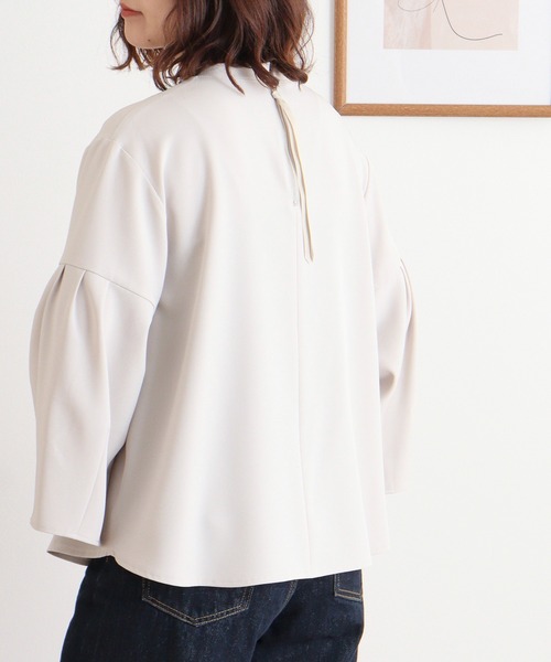 EGLANTINE(エグランティーヌ)の「EGLANTINE チューリップ袖 ダンボールプルオーバー バックジッパー 7分袖トップス(Tシャツ/カットソー・レディース・ブラック/サンドベージュ/キャメル・40)」の13枚目の写真