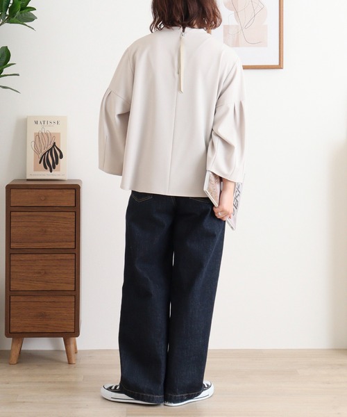 EGLANTINE(エグランティーヌ)の「EGLANTINE チューリップ袖 ダンボールプルオーバー バックジッパー 7分袖トップス(Tシャツ/カットソー・レディース・ブラック/サンドベージュ/キャメル・40)」の15枚目の写真