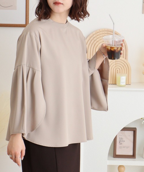 EGLANTINE(エグランティーヌ)の「EGLANTINE チューリップ袖 ダンボールプルオーバー バックジッパー 7分袖トップス(Tシャツ/カットソー・レディース・ブラック/サンドベージュ/キャメル・40)」の17枚目の写真