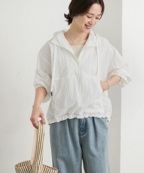 URBAN RESEARCH DOORS（アーバンリサーチドアーズ）の「撥水アノラックパーカー（パーカー・レディース・オフホワイト/ベージュ・MEDIUM）」の3枚目の写真