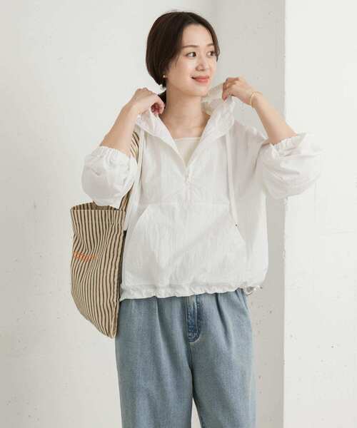 URBAN RESEARCH DOORS（アーバンリサーチドアーズ）の「撥水アノラックパーカー（パーカー・レディース・オフホワイト/ベージュ・MEDIUM）」の10枚目の写真