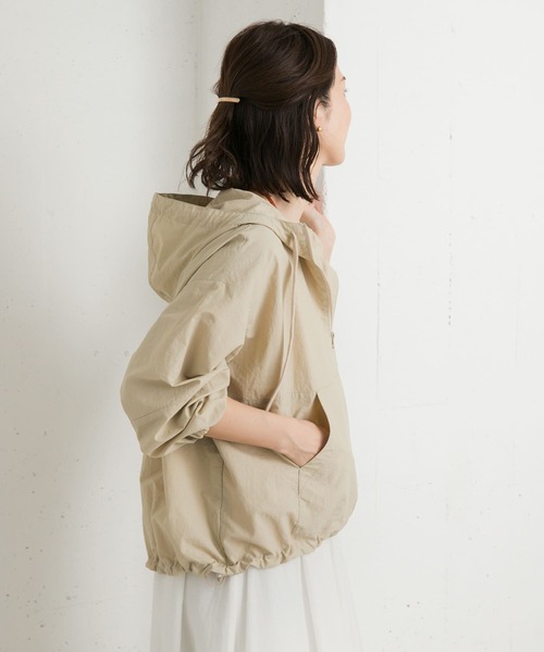 URBAN RESEARCH DOORS（アーバンリサーチドアーズ）の「撥水アノラックパーカー（パーカー・レディース・オフホワイト/ベージュ・MEDIUM）」の18枚目の写真
