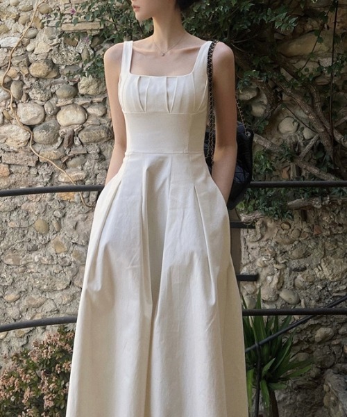 YUGA(ユーガ)の「YUGA_YGMC Square neck resort dress(ワンピース・レディース・ブラック/オフホワイト・M/S)」の1枚目の写真