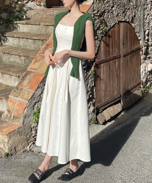 YUGA(ユーガ)の「YUGA_YGMC Square neck resort dress(ワンピース・レディース・ブラック/オフホワイト・M/S)」の11枚目の写真
