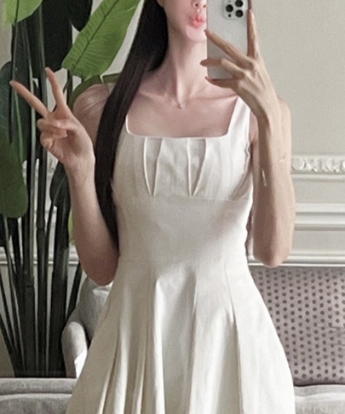 YUGA(ユーガ)の「YUGA_YGMC Square neck resort dress(ワンピース・レディース・ブラック/オフホワイト・M/S)」の5枚目の写真