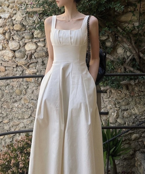 YUGA(ユーガ)の「YUGA_YGMC Square neck resort dress(ワンピース・レディース・ブラック/オフホワイト・M/S)」の7枚目の写真