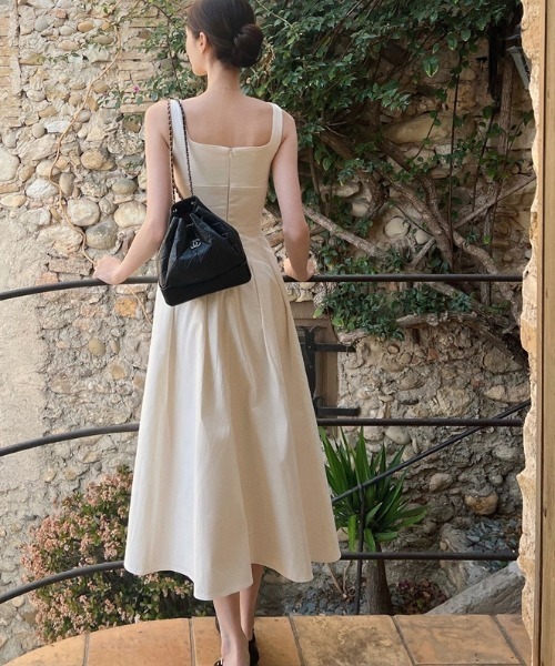 YUGA(ユーガ)の「YUGA_YGMC Square neck resort dress(ワンピース・レディース・ブラック/オフホワイト・M/S)」の8枚目の写真