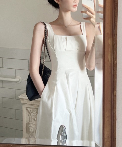 YUGA(ユーガ)の「YUGA_YGMC Square neck resort dress(ワンピース・レディース・ブラック/オフホワイト・M/S)」の3枚目の写真