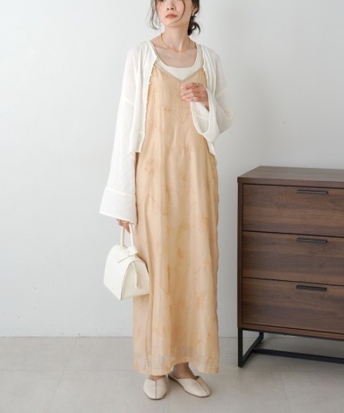 専用出品♡お値下げ♡familiar♡ワンピース♡90♡ 低身長向け・高身長向けサイズあり】刺繍キャミワンピース
