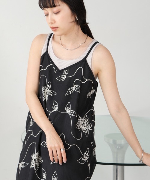 ミニワンピース♡春夏向け　背中可愛いデザイン　お出かけにも最適！ 低身長向け・高身長向けサイズあり】刺繍キャミワンピース