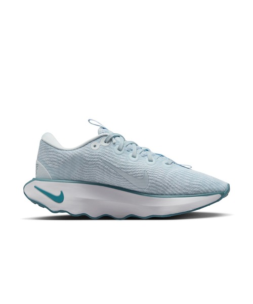 NIKE(ナイキ)の「ナイキ NIKE ナイキ モティバ(スニーカー・レディース・サックスブルー・23.5cm/24.0cm/24.5cm/25.0cm/23.0cm)」の2枚目の写真