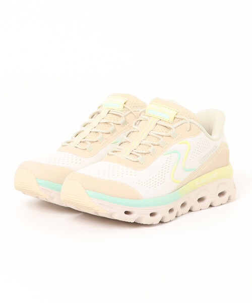 《SKECHERS》GLIDE-STEP SOLE