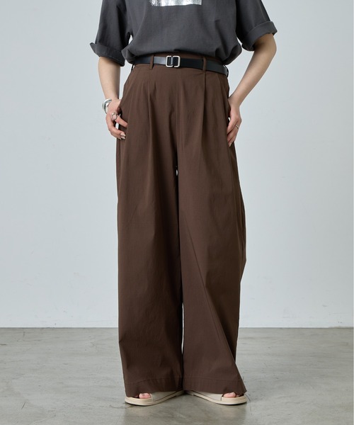COLONY 2139（コロニートゥーワンスリーナイン）の「レーヨンナイロンタックワイドパンツ（その他パンツ・レディース・ブラック/ベージュ/ライトグレー/ブラウン・SMALL/MEDIUM）」の5枚目の写真