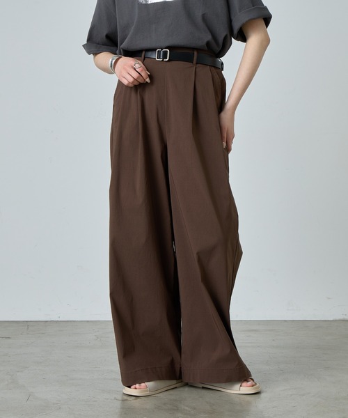COLONY 2139（コロニートゥーワンスリーナイン）の「レーヨンナイロンタックワイドパンツ（その他パンツ・レディース・ブラック/ベージュ/ライトグレー/ブラウン・SMALL/MEDIUM）」の6枚目の写真