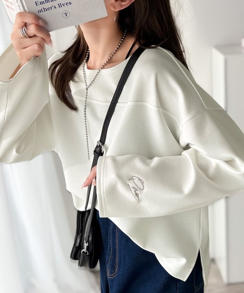 classicalelf(クラシカルエルフ)の「滑らか&艶やか。ダンボールボートネック袖刺繍ロンT(長袖)(Tシャツ/カットソー・レディース・チャコール/オートミール/ブラック/グレイッシュベージュ/ブルー/オフホワイト・LARGE/MEDIUM/SMALL/X-LARGE)」の14枚目の写真