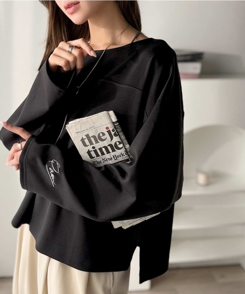 classicalelf(クラシカルエルフ)の「滑らか&艶やか。ダンボールボートネック袖刺繍ロンT(長袖)(Tシャツ/カットソー・レディース・チャコール/オートミール/ブラック/グレイッシュベージュ/ブルー/オフホワイト・LARGE/MEDIUM/SMALL/X-LARGE)」の8枚目の写真