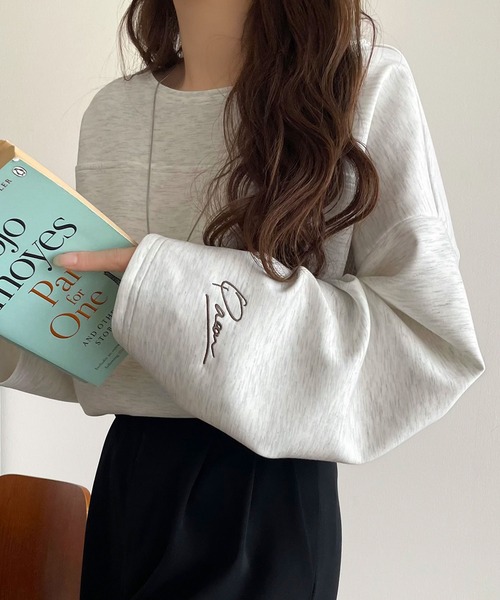 classicalelf(クラシカルエルフ)の「滑らか&艶やか。ダンボールボートネック袖刺繍ロンT(長袖)(Tシャツ/カットソー・レディース・チャコール/オートミール/ブラック/グレイッシュベージュ/ブルー/オフホワイト・LARGE/MEDIUM/SMALL/X-LARGE)」の10枚目の写真