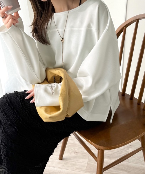 classicalelf(クラシカルエルフ)の「滑らか&艶やか。ダンボールボートネック袖刺繍ロンT(長袖)(Tシャツ/カットソー・レディース・チャコール/オートミール/ブラック/グレイッシュベージュ/ブルー/オフホワイト・LARGE/MEDIUM/SMALL/X-LARGE)」の13枚目の写真