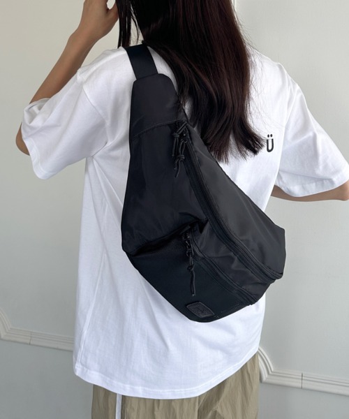 wears(ウェアーズ)の「【ユニセックス】ミディアムサイズボディバッグ(ボディバッグ/ウエストポーチ・レディース・ベージュ/ブラック・FREE)」の10枚目の写真