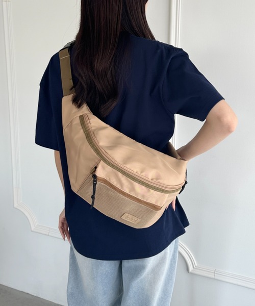 wears(ウェアーズ)の「【ユニセックス】ミディアムサイズボディバッグ(ボディバッグ/ウエストポーチ・レディース・ベージュ/ブラック・FREE)」の18枚目の写真